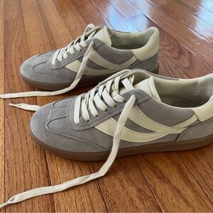 Women’s Gray Suede Sneakers